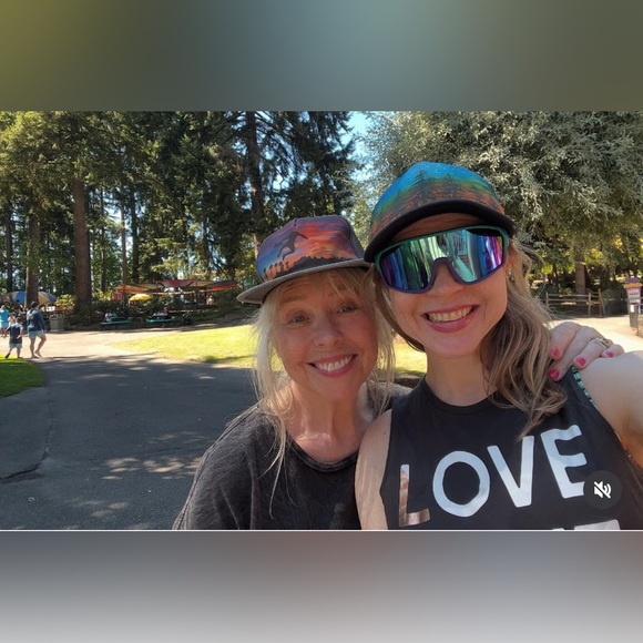 Meet your Posher, Sandy - Picture 11 of 17